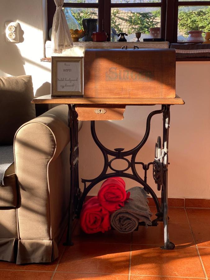 Halhaza Vendeghaz Appartement Sirok Buitenkant foto