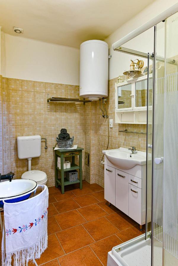 Halhaza Vendeghaz Appartement Sirok Buitenkant foto