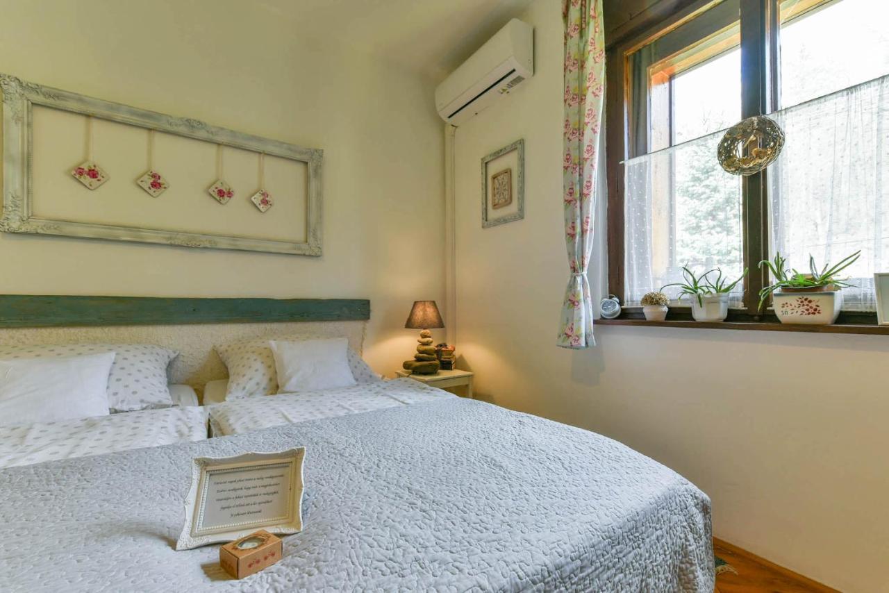 Halhaza Vendeghaz Appartement Sirok Buitenkant foto