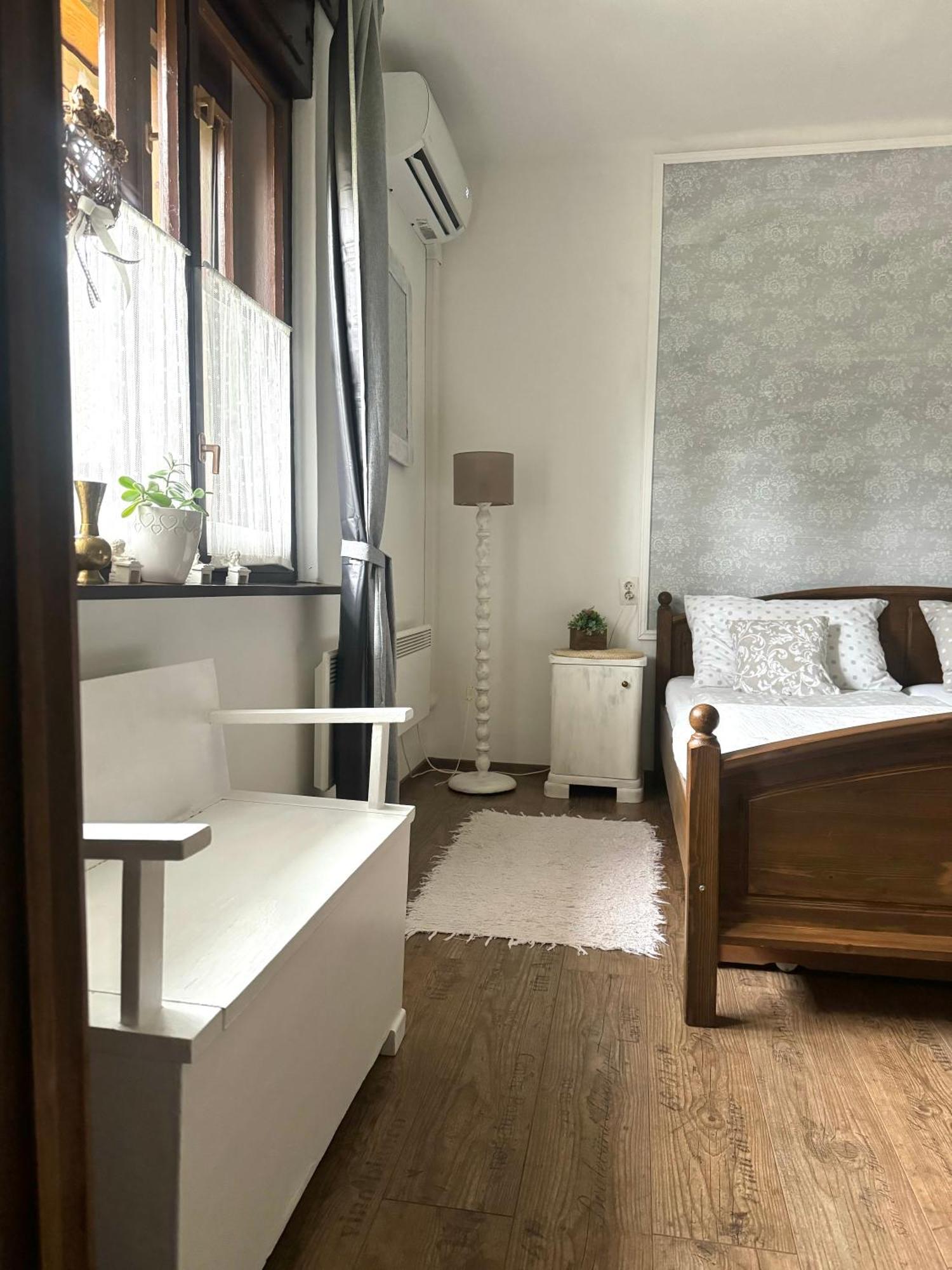 Halhaza Vendeghaz Appartement Sirok Buitenkant foto