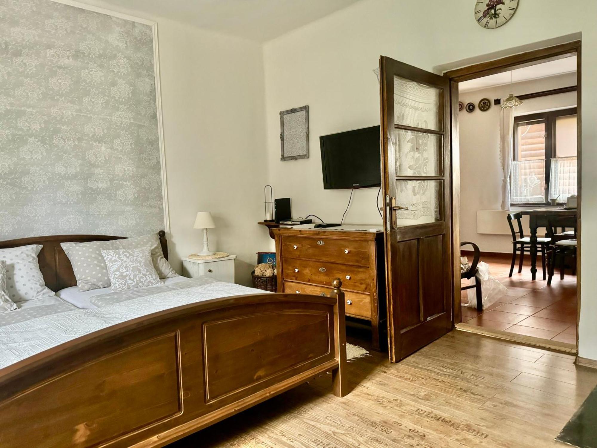 Halhaza Vendeghaz Appartement Sirok Buitenkant foto