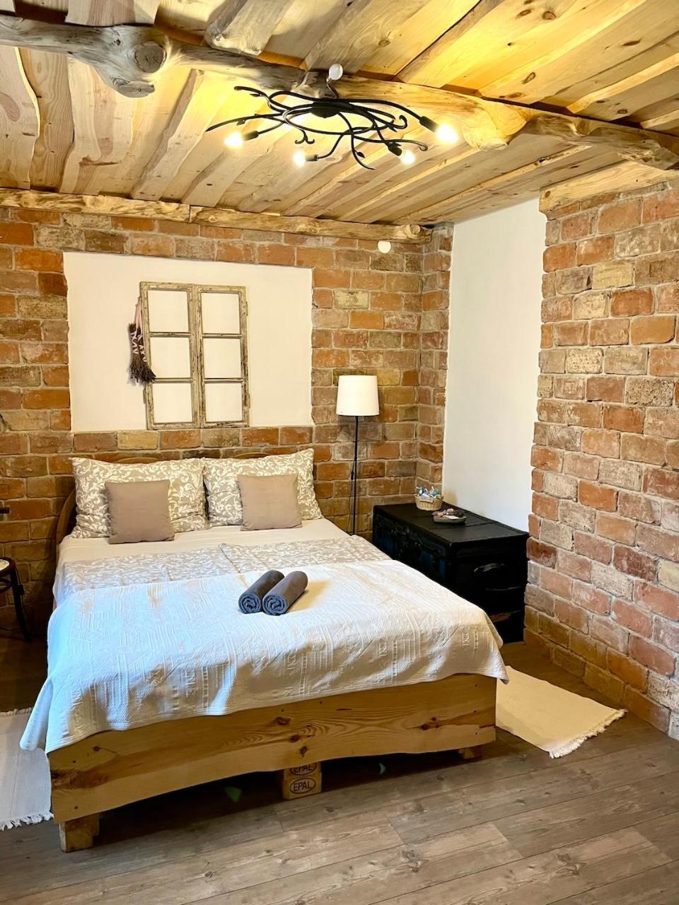 Halhaza Vendeghaz Appartement Sirok Buitenkant foto
