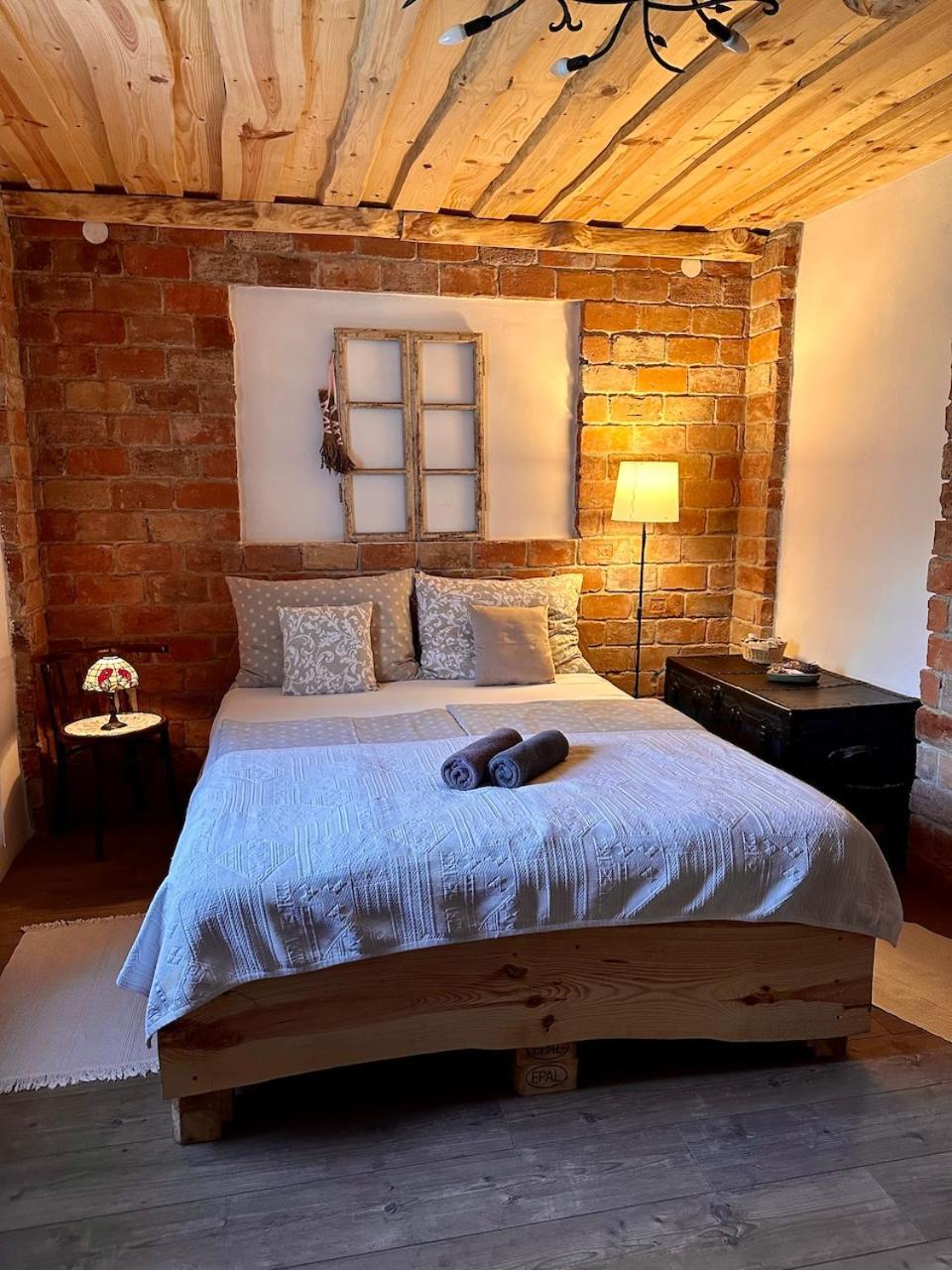 Halhaza Vendeghaz Appartement Sirok Buitenkant foto