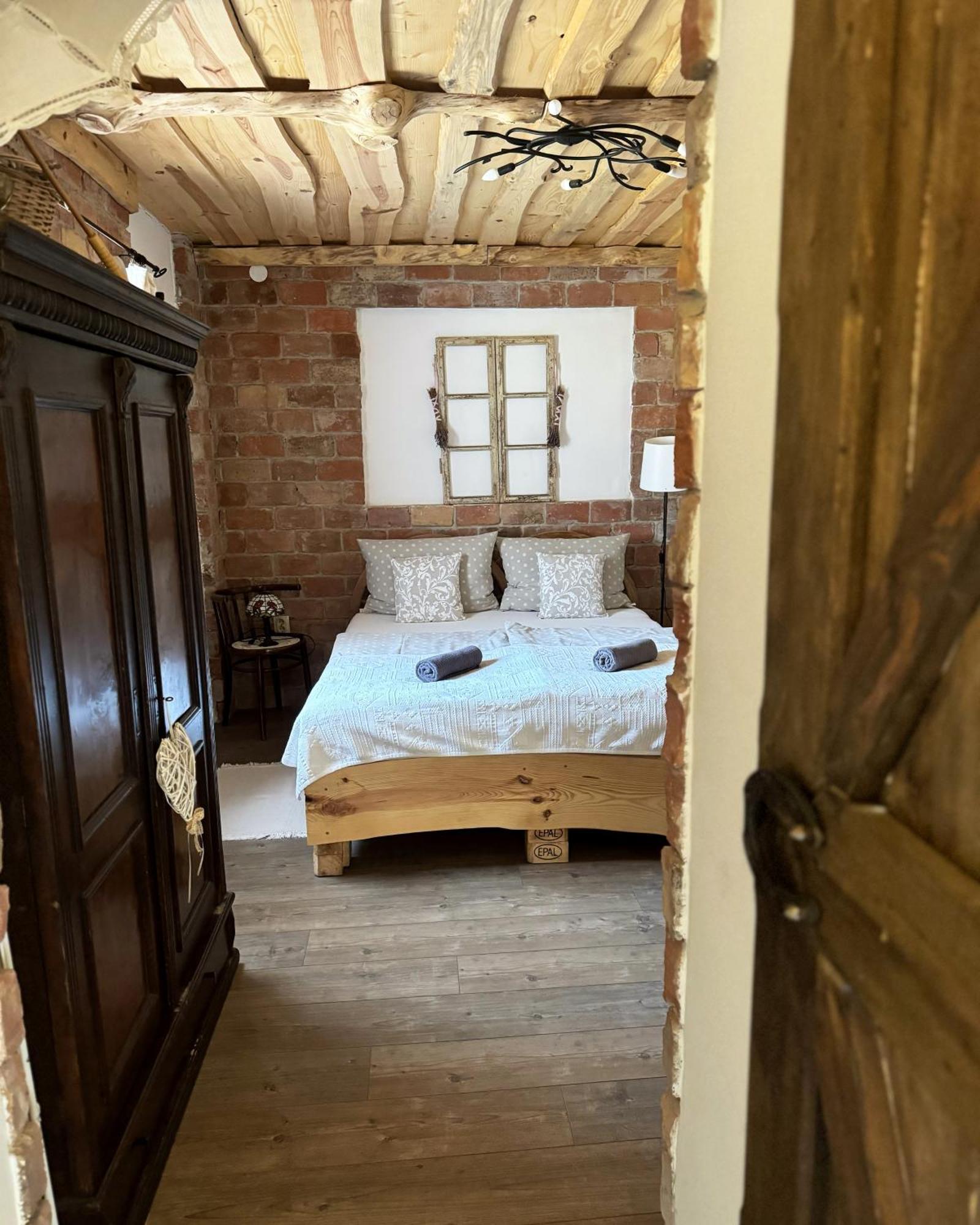 Halhaza Vendeghaz Appartement Sirok Buitenkant foto
