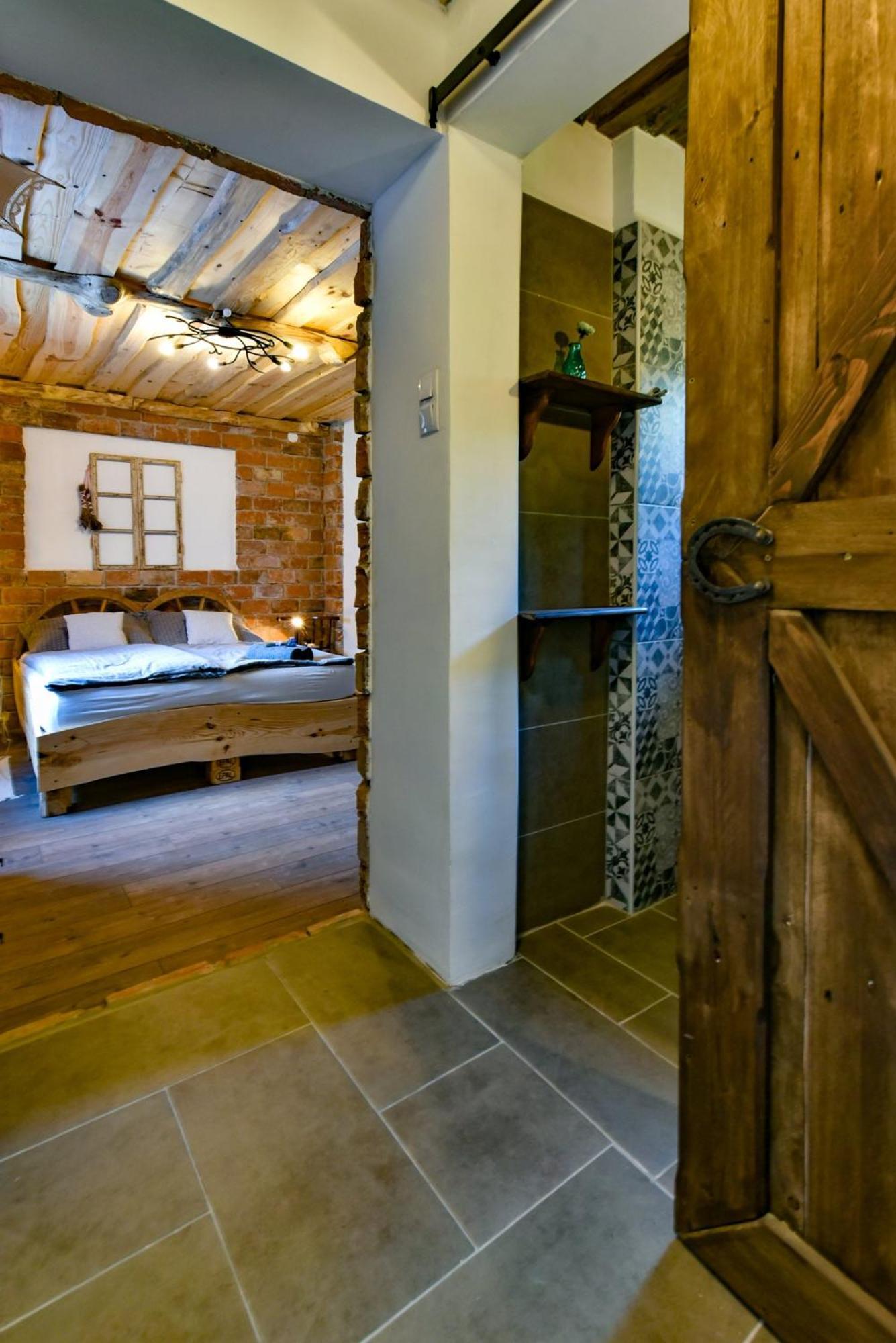 Halhaza Vendeghaz Appartement Sirok Buitenkant foto