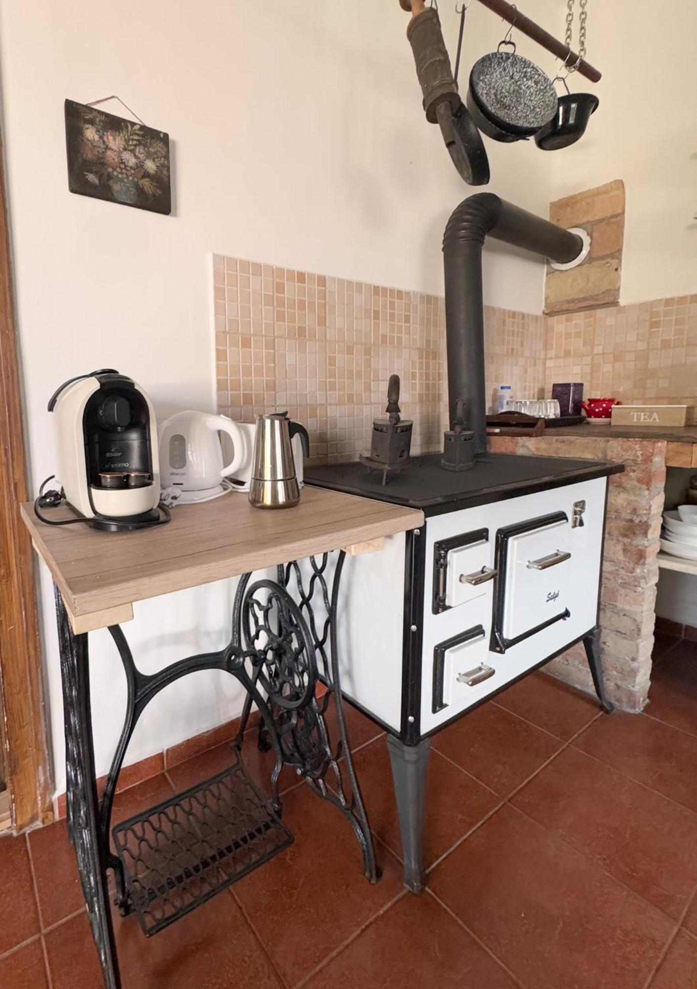 Halhaza Vendeghaz Appartement Sirok Buitenkant foto